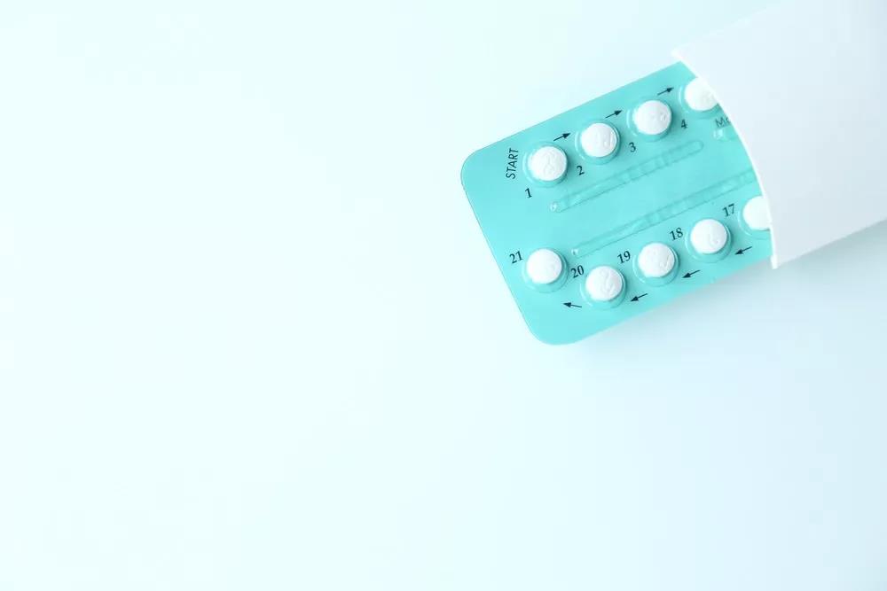 吃避孕药能祛痘、治痛经？先看完这篇文章吧